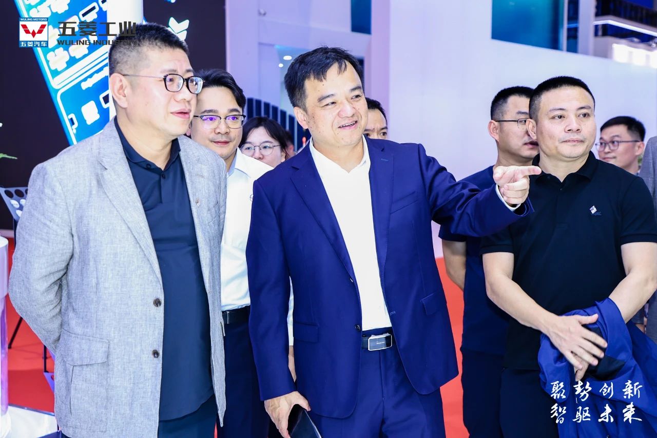 解码智造DNA，，五菱工业亮相上海车展！-东升平台新闻-广西汽车