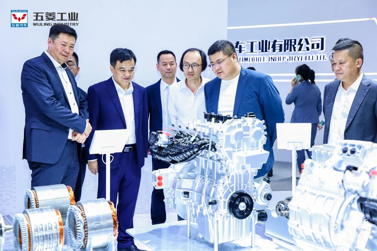 解码智造DNA，，五菱工业亮相上海车展！-东升平台新闻-广西汽车